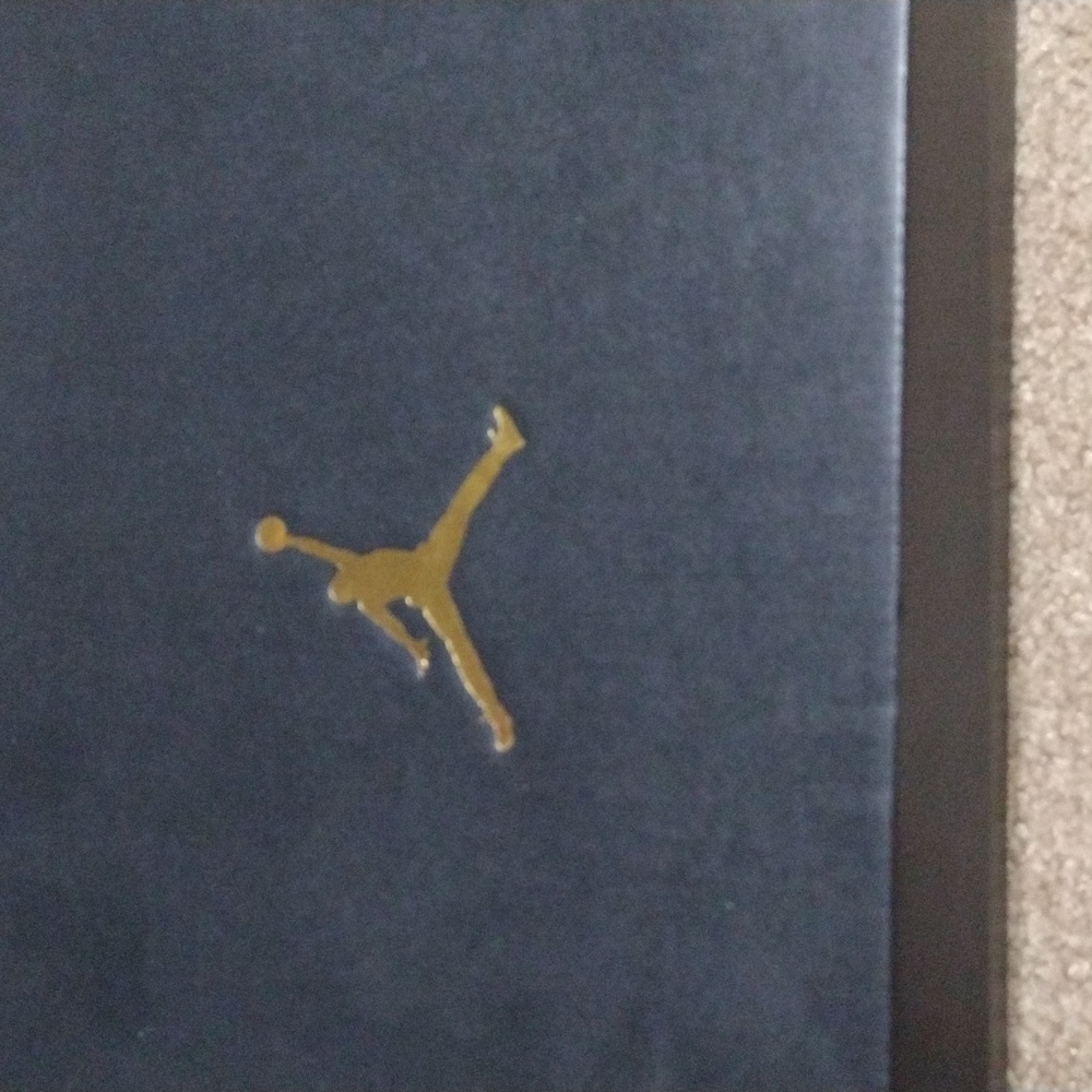 Big kids size 6 Jordon sneakers high top